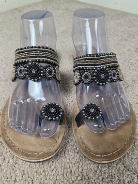 Beaded Black and Gold Women's Toe-Loop Sandals